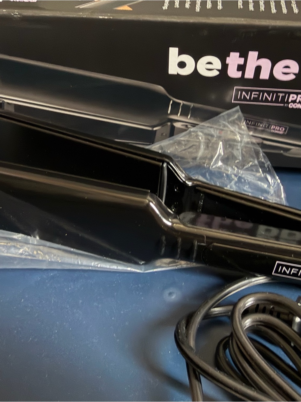 Flat Iron, New, Conair InfinitiPRO Onyx Ceramic 1.5" - Picture 3 of 5
